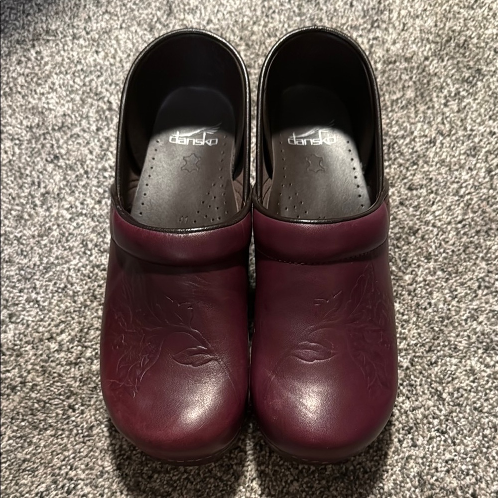 Dansko Embossed Pro Women's Wine Burnished Leather Clog
